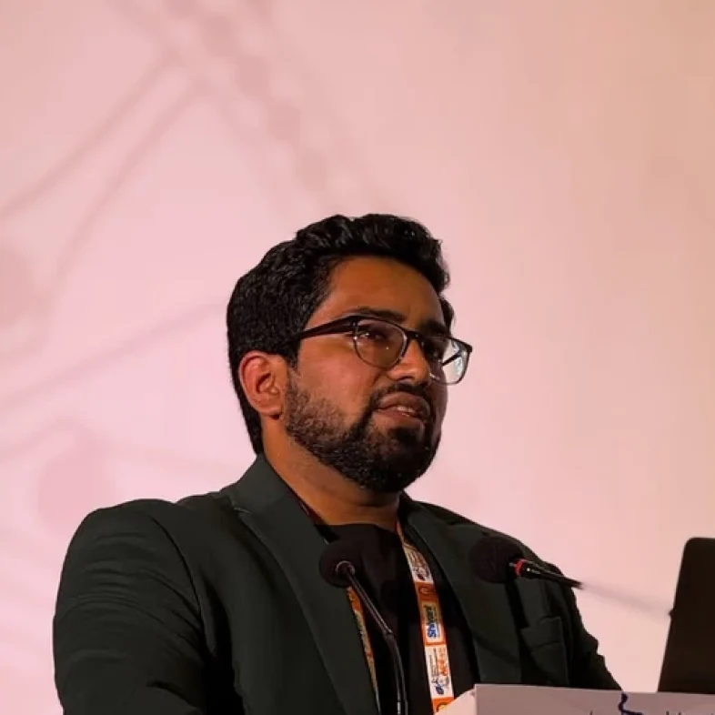 Dr. Prateek Makwana